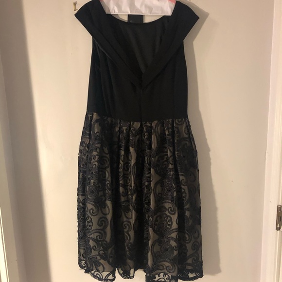 Floral Lace Cocktail Dress - Picture 2 of 5